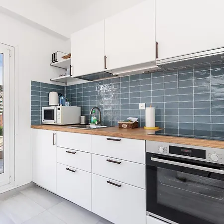 Extraordinary View On Port And Castle Hill - 1 Bdr & Parking Appartement *